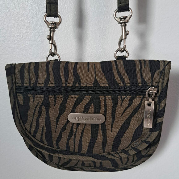Baggallini Handbags - Baggallini Crossbody Teenee Phone Bagg
Green and Black Zebra Print
